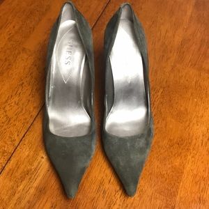Guess 8.5 grey suede 4” heels